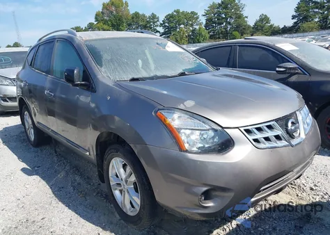 2015 Nissan Rogue Select S z USA, uszkodzony, nr VIN JN8AS5MT7FW667478